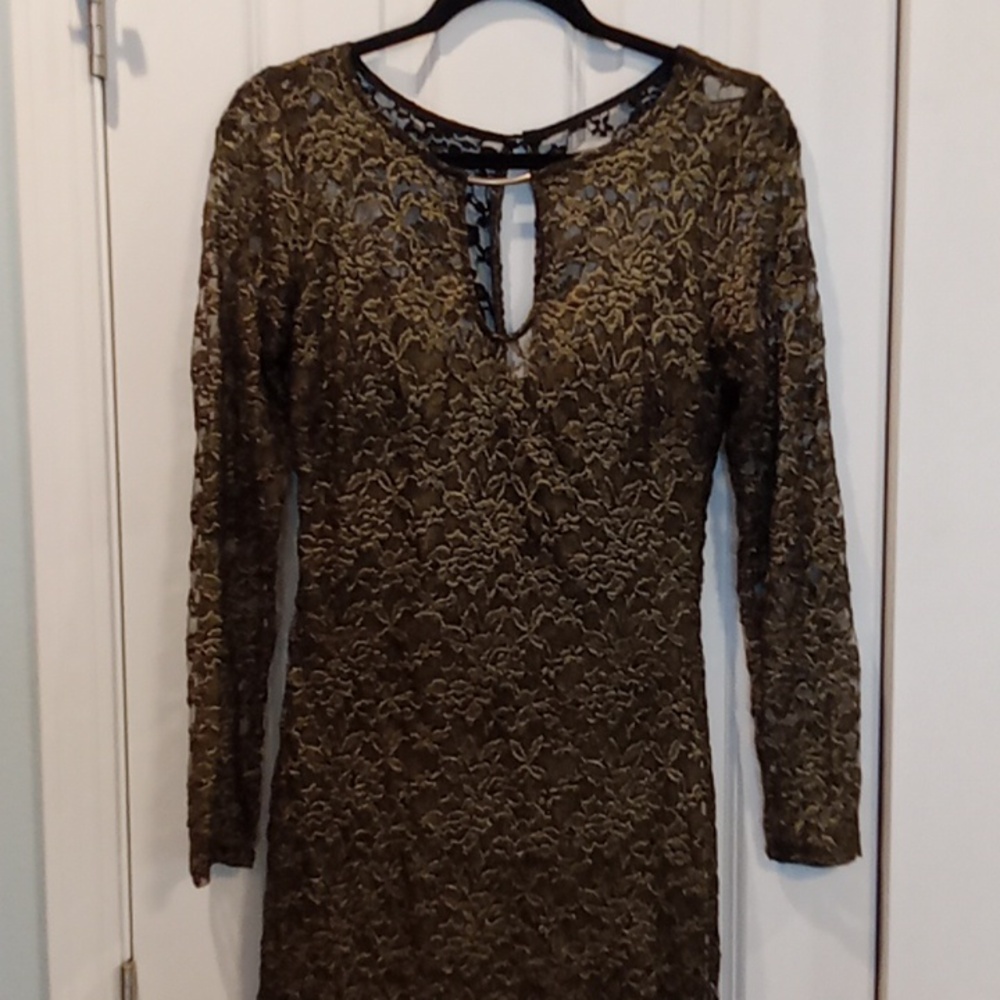 Bisou Bisou Elegant Black and Gold Long Sleeve Dress